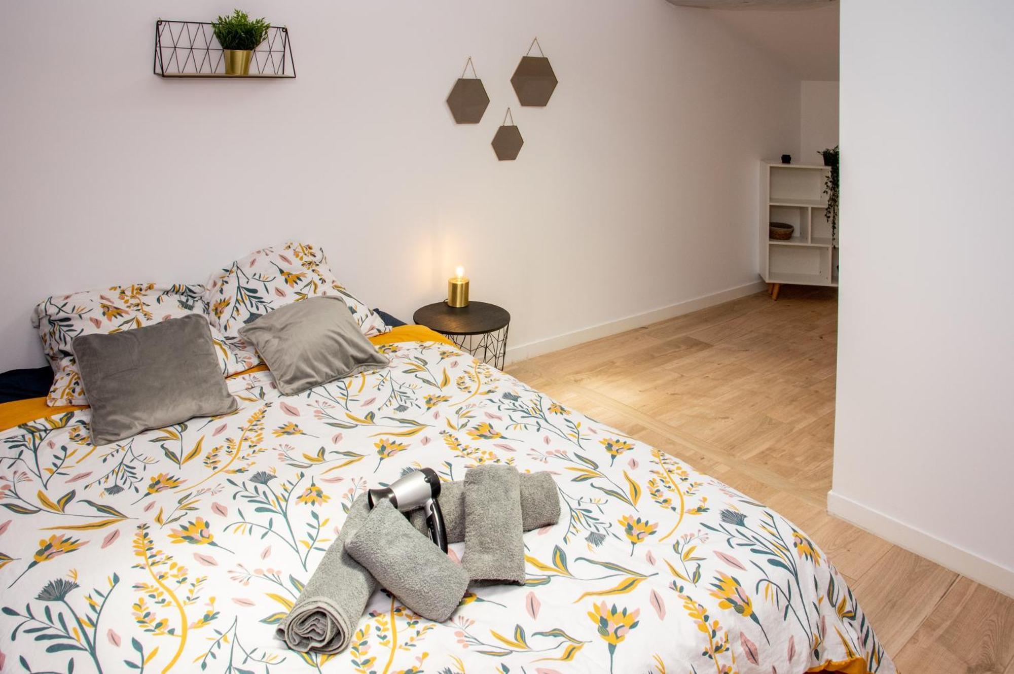 Apartmán Duplex Cocoon - 10 Min De Blaye - 20 Min Cnpe - Wifi - Tv Hd Saint-Seurin-de-Cursac Exteriér fotografie